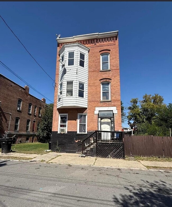 property at 32 Douw St