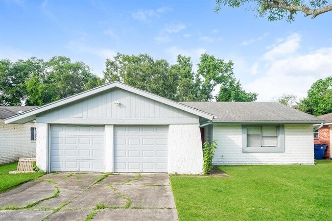 property at 16619 Barcelona Dr