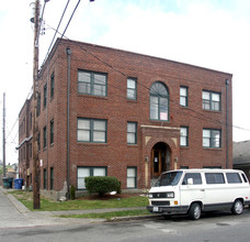 Lincoln Apartments in Tacoma, WA - Building Photo - Building Photo