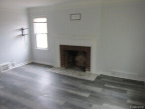 953 New York Ave in Lincoln Park, MI - Foto de edificio - Building Photo