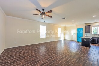 13903 Laurel Br in San Antonio, TX - Building Photo - Building Photo