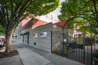 Glenridge Mews in Ridgewood, NY - Foto de edificio - Building Photo