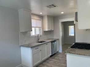 22 E Vivian Dr in Pleasant Hill, CA - Building Photo - Building Photo