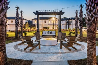 Lively Grande Dunes in Myrtle Beach, SC - Foto de edificio - Building Photo