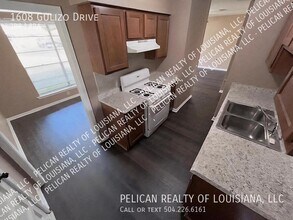 1608 Gulizo Dr in Marrero, LA - Building Photo - Building Photo