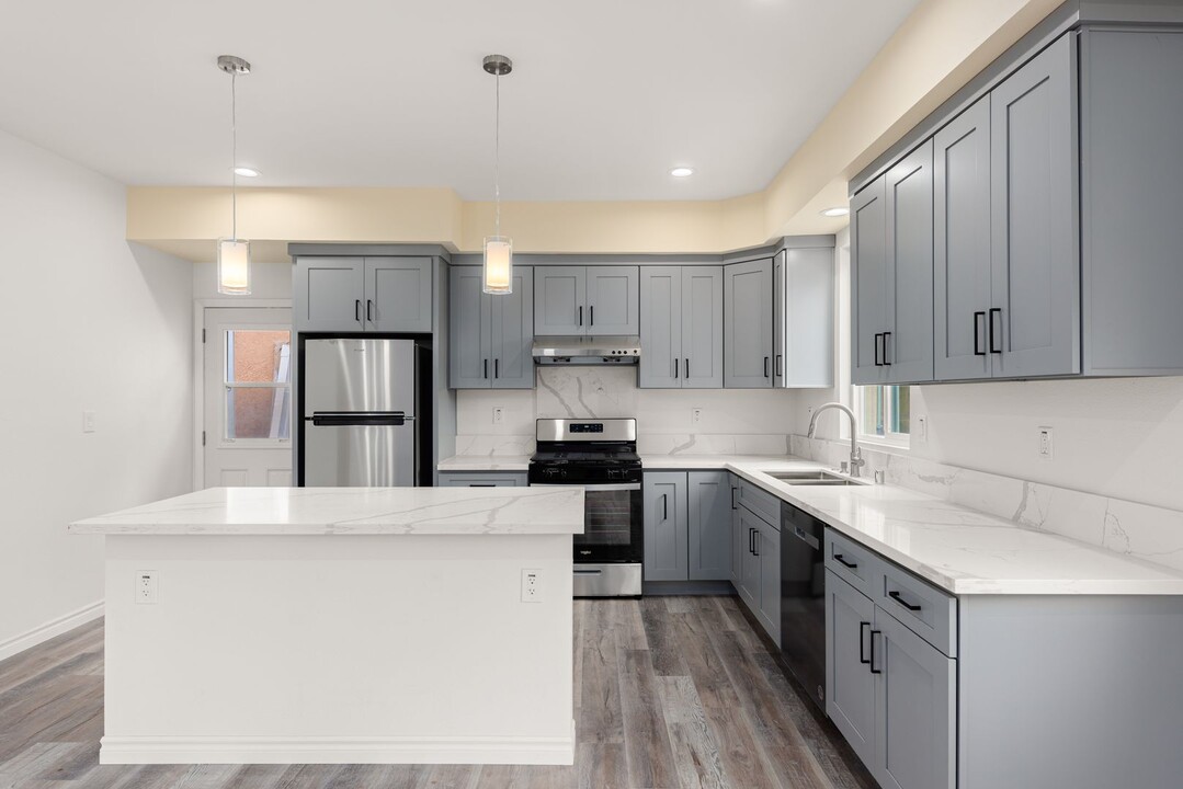 4953 Date St in San Diego, CA - Building Photo