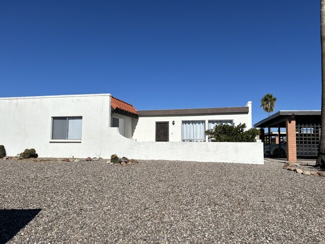 139 N Camino Del Varonil in Green Valley, AZ - Foto de edificio - Building Photo