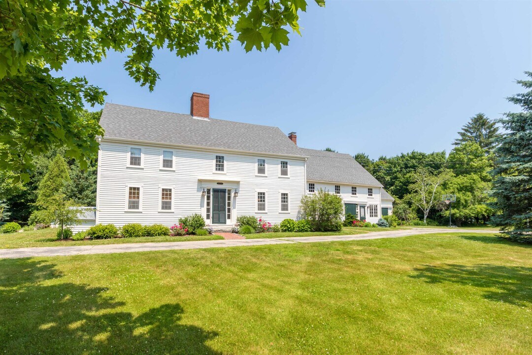 171 Cable Rd in Rye, NH - Building Photo