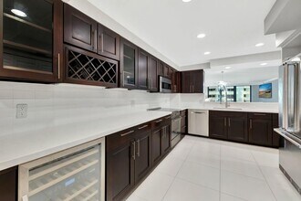 1167 Hillsboro Mile in Hillsboro Beach, FL - Building Photo - Building Photo