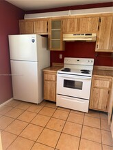 10637 NW 10th St in Pembroke Pines, FL - Building Photo - Building Photo