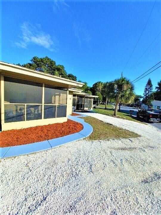 101 S Evergreen Ave-Unit -B in Clearwater, FL - Building Photo