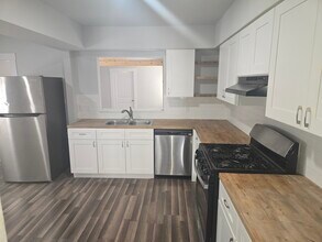 303 E Amber St in San Antonio, TX - Building Photo - Building Photo