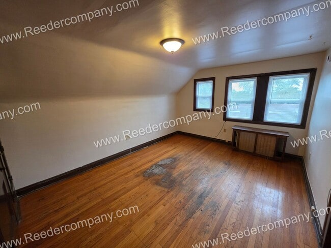 625 Roosevelt Dr in Whiting, IN - Building Photo - Building Photo