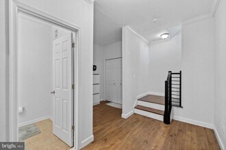 43371 Locust Dale Terrace in Ashburn, VA - Foto de edificio - Building Photo