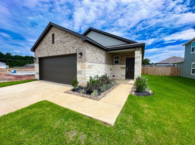 11958 Wisteria Mdws Dr in Willis, TX - Building Photo - Building Photo