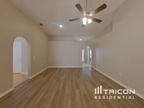 1080 Amanda Kay Cir in Sanford, FL - Building Photo - Building Photo