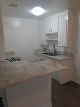 Quiet Park in Downey, CA - Foto de edificio - Building Photo