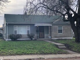 1249 Brooks St in Indianapolis, IN - Building Photo