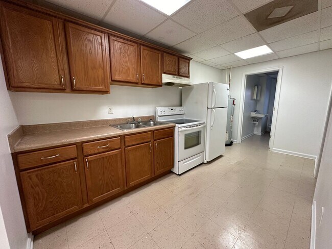 property at 914 Main St