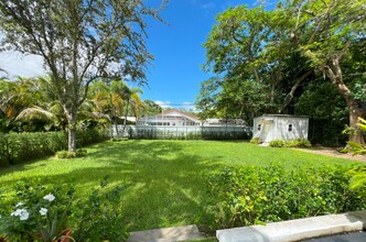 6415 SW 82nd St in Miami, FL - Building Photo - Building Photo