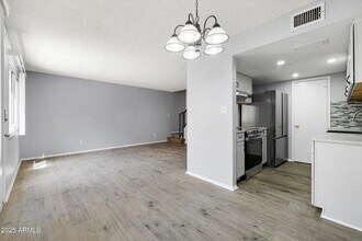 8061 E Glenrosa Ave in Scottsdale, AZ - Building Photo - Building Photo