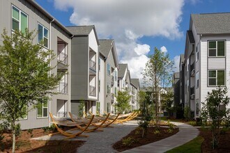 2403 Mall Dr in North Charleston, SC - Building Photo - Building Photo