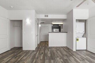 Silver Moon Lodge in Albuquerque, NM - Building Photo - Building Photo