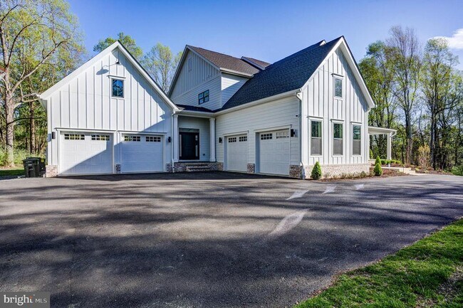 13405 Query Mill Rd in North Potomac, MD - Building Photo - Building Photo