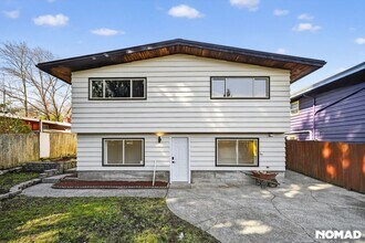 6552 38th Ave NE in Seattle, WA - Building Photo - Building Photo