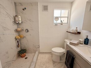 15841 NW 18th Pl in Opa Locka, FL - Building Photo - Building Photo