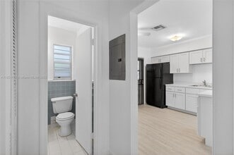 1572 NW 2nd St in Miami, FL - Building Photo - Building Photo