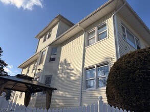 35 Marsellus Pl in Garfield, NJ - Building Photo - Building Photo