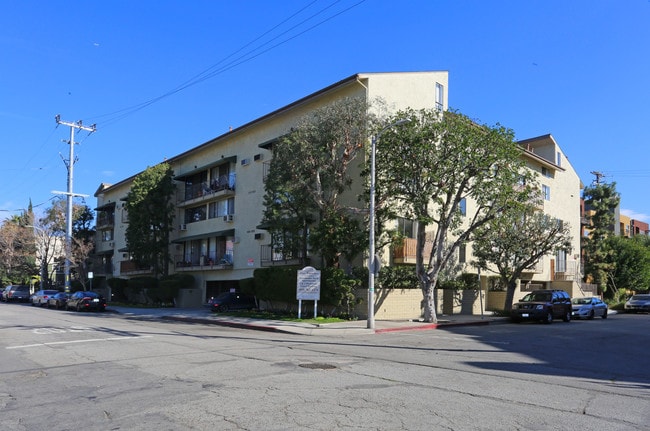 Las Casitas Apartments