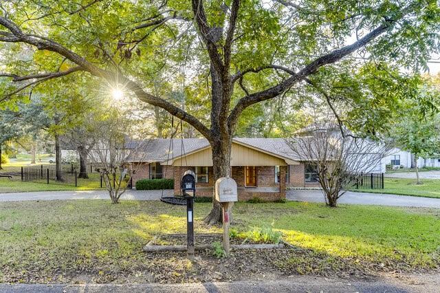 110 La Jolla Dr in Mabank, TX - Building Photo - Building Photo