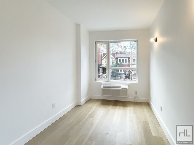 President Street / Spacious 1-Bed 1-Bath / in Brooklyn, NY - Building Photo - Building Photo