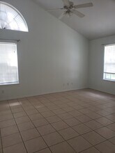 1622 Orlando St, Unit A in Edinburg, TX - Foto de edificio - Building Photo