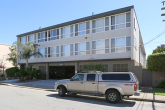 3633 Colegrove Apartments in San Mateo, CA - Building Photo - Building Photo