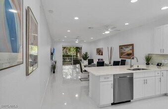 14186 Fall Creek Ct in Naples, FL - Foto de edificio - Building Photo