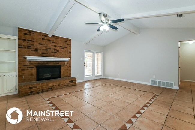 608 Robinlynn St in Mesquite, TX - Foto de edificio - Building Photo