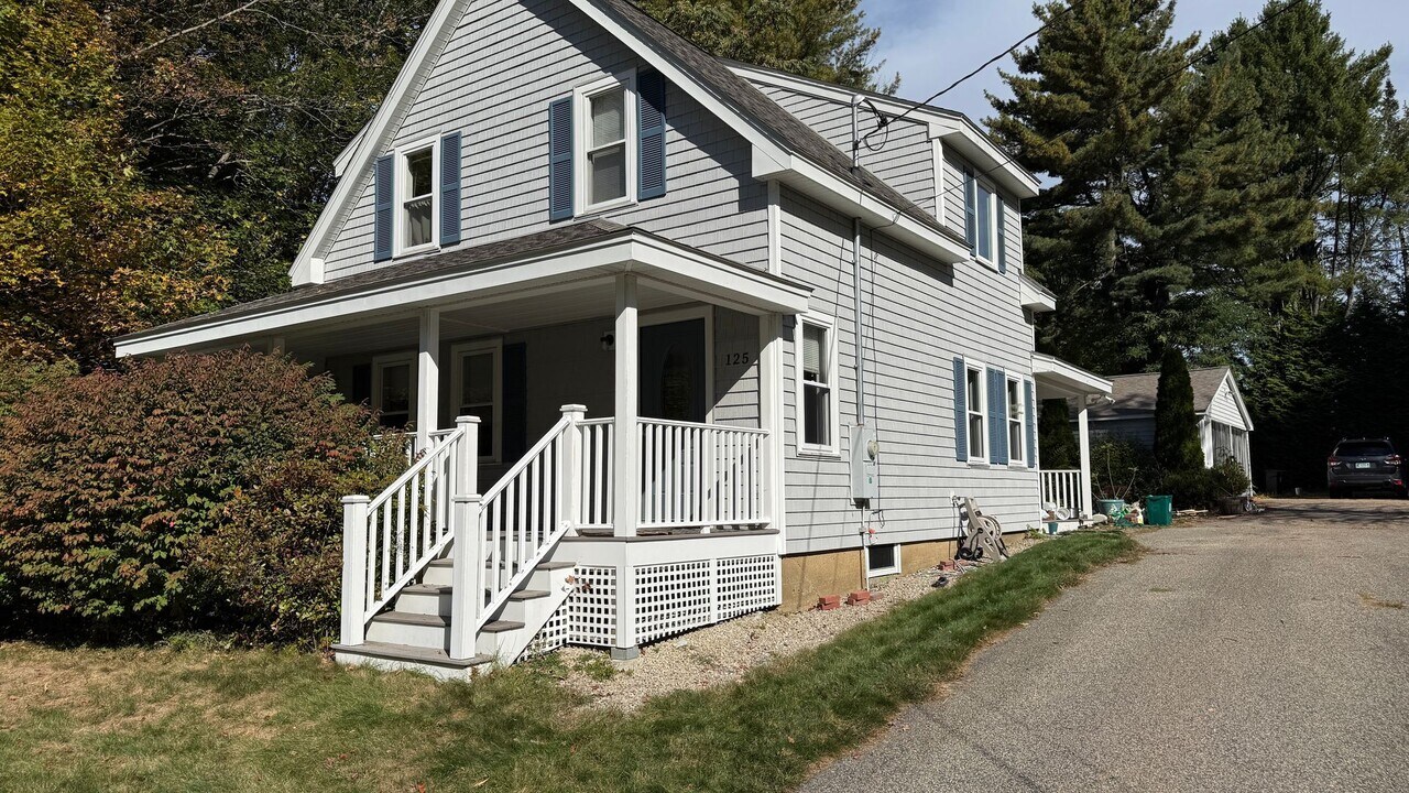 125 6th St in Dover, NH - Building Photo