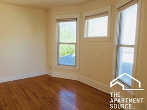 3434 W Drummond Pl, Unit 1 in Chicago, IL - Foto de edificio - Building Photo