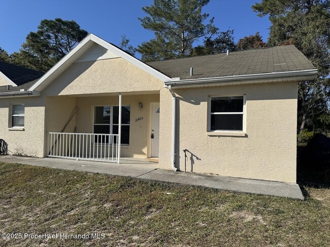 10425 Chalmer St in Spring Hill, FL - Building Photo - Building Photo