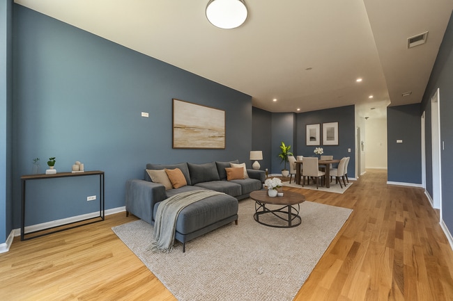 4903 W Hubbard St, Unit 2 in Chicago, IL - Building Photo - Building Photo