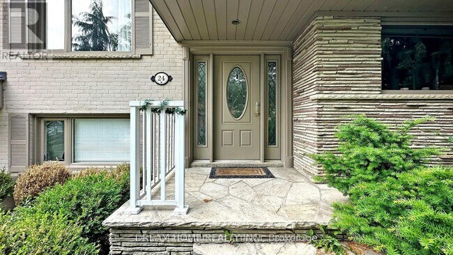24 Morewood Crescent in Toronto, ON - Building Photo - Building Photo