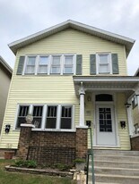 1527 N Jackson St, Unit Maison de Van Gogh - up3 in Milwaukee, WI - Building Photo