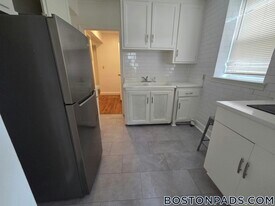 38-40 Cedar St in Worcester, MA - Building Photo