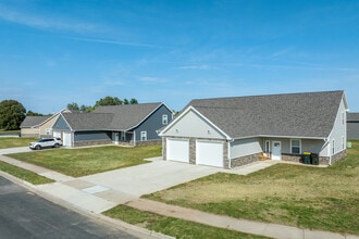 Villas at Fox Pointe in Reedsburg, WI - Foto de edificio - Building Photo