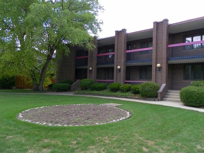 20 S Dee Rd in Park Ridge, IL - Foto de edificio