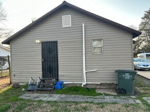 1112 S Lilly St in Blytheville, AR - Foto de edificio - Building Photo