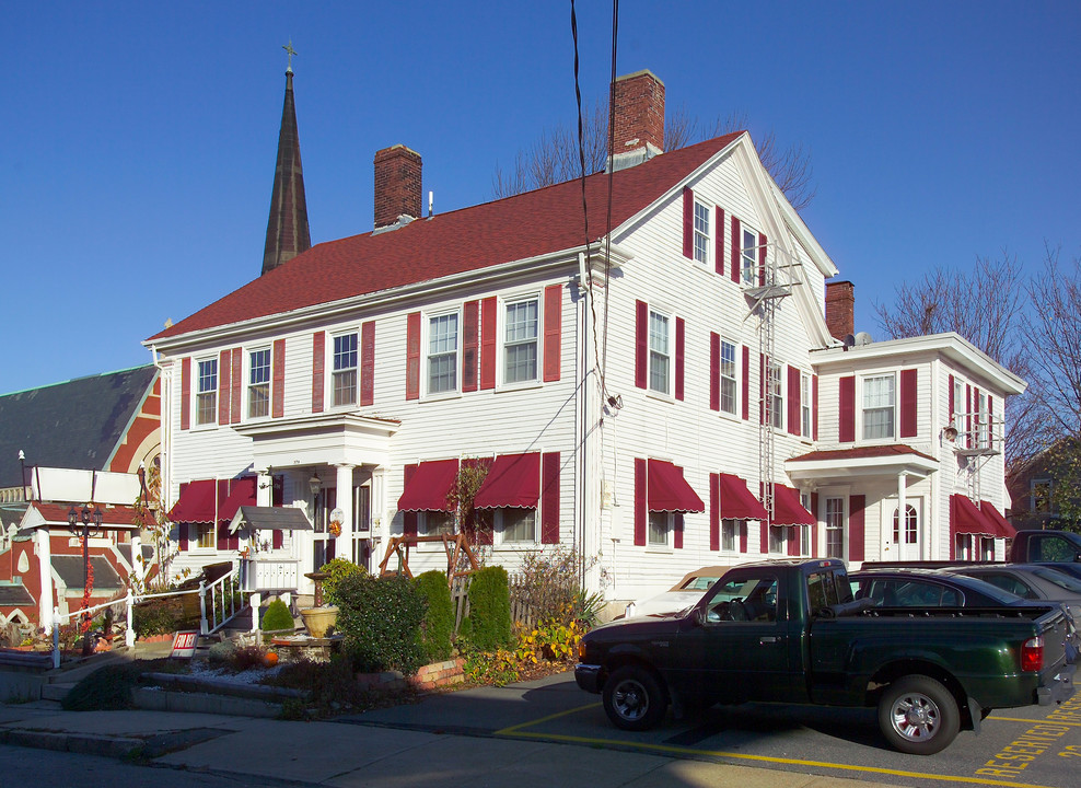 270 Bank St in Fall River, MA - Building Photo